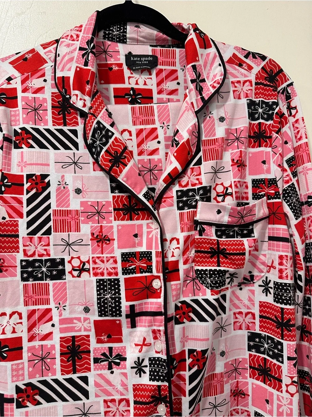 kate spade Pink, Red & Black Gift Box Print Long Sleeve Pajama Set. Size M